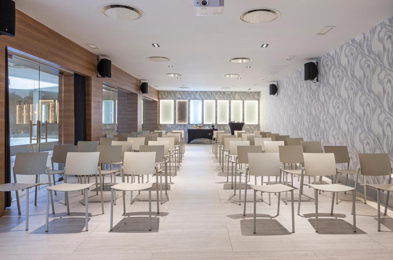 Hotel Macia Sevilla Kubb Екстер'єр фото